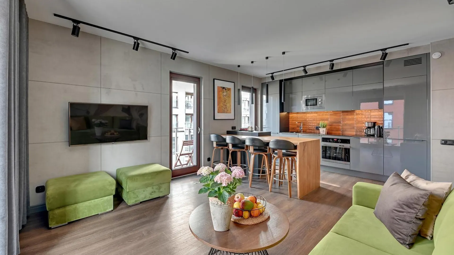 Staywin Aura Gdansk II 0*,